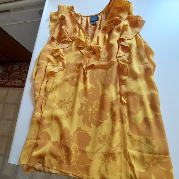 Sleeveless casual Vneck blouse - Picture 1 of 3